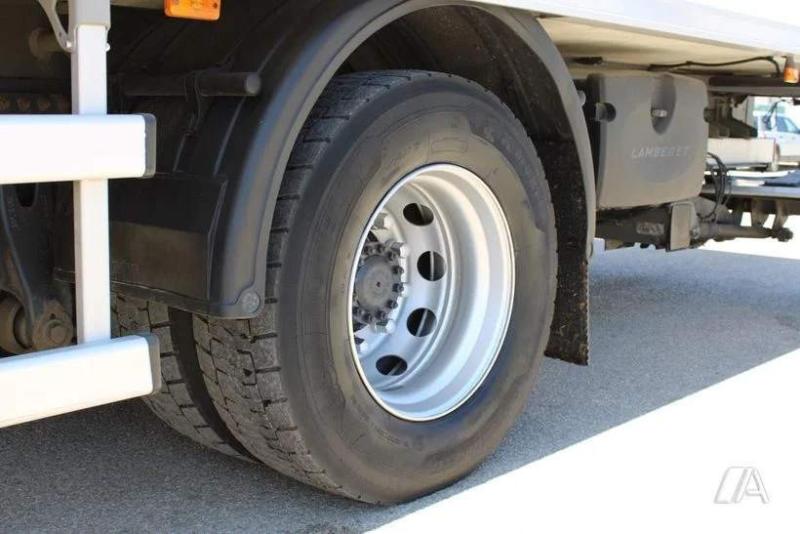 Ciężarówka Renault Gamme D WIDE