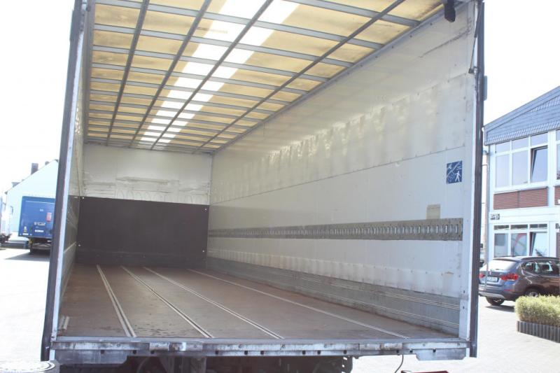 Ciężarówka Mercedes Atego