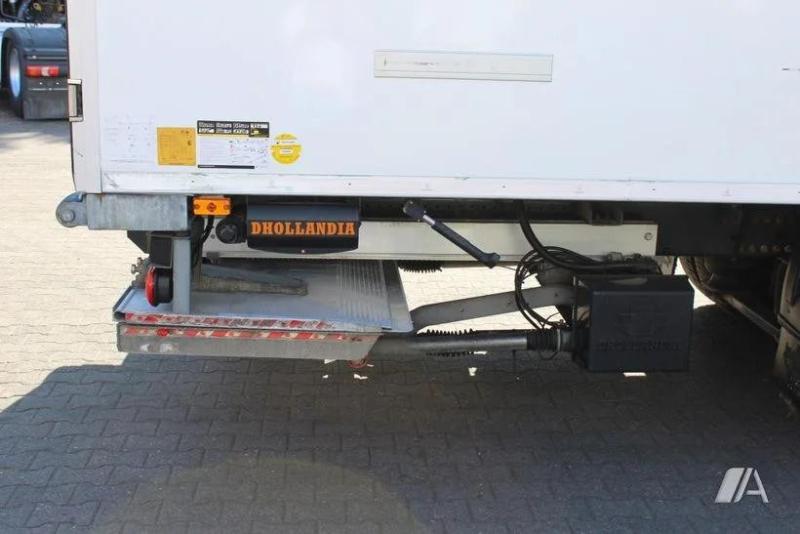 Ciężarówka Renault Gamme D WIDE