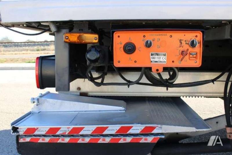 Ciężarówka Mercedes Atego 1018