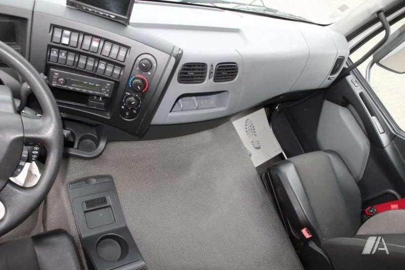 Camión Renault Gamme D WIDE