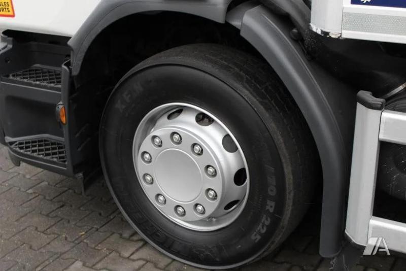 vrachtwagen Renault Gamme D WIDE