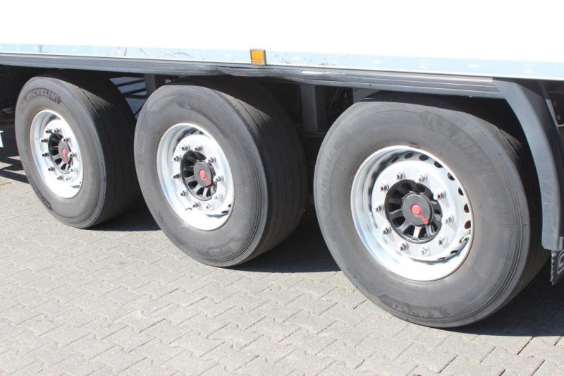 Semi-remorque Chereau   TK SLXi 300  Doppelstock  FRC06.26   SAF