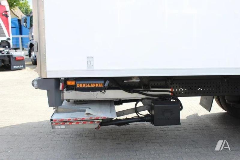 vrachtwagen Mercedes Antos 1827