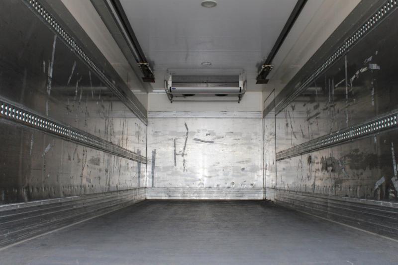 Camion Renault   D 320 Wide E6 CS 1150Mt. Bi-Temp. Tür+LBW Strom