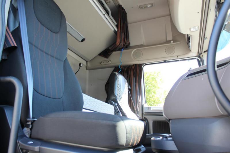 Cabeza tractora DAF   530 SSC  Retarder  Kühlbox  2 Tanks  Standklima