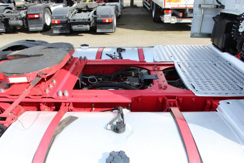 Sattelzugmaschine DAF   530 SSC  Retarder  Kühlbox  2 Tanks  Standklima