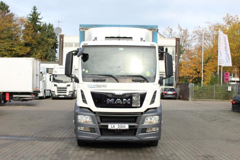 vrachtwagen met aanhanger MAN TGS