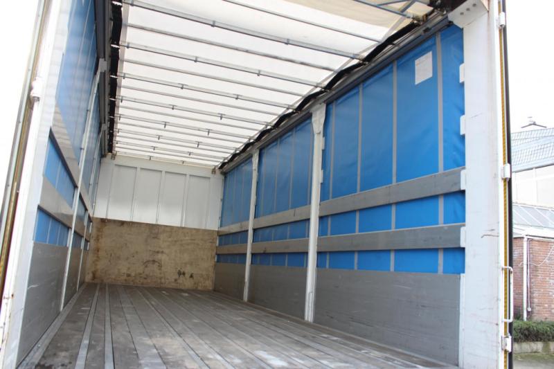 vrachtwagen met aanhanger MAN TGS