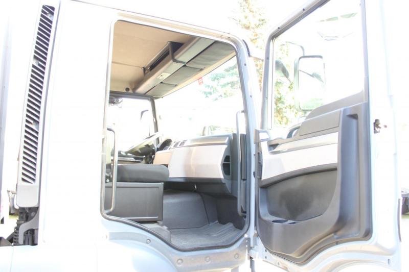 vrachtwagen MAN M 90