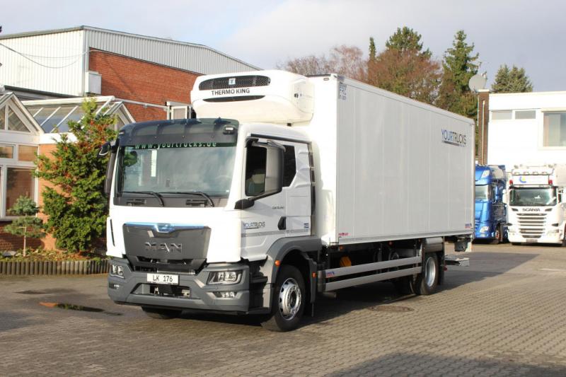 vrachtwagen MAN M 90