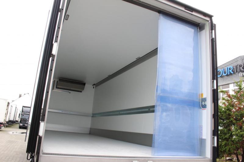 vrachtwagen MAN M 90