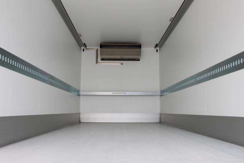 vrachtwagen MAN M 90