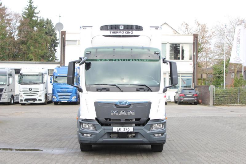 vrachtwagen MAN M 90