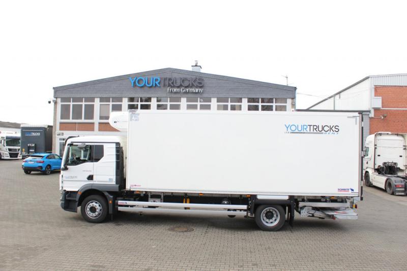 vrachtwagen MAN M 90