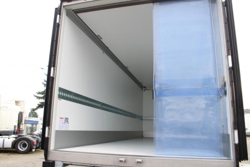 vrachtwagen MAN M 90