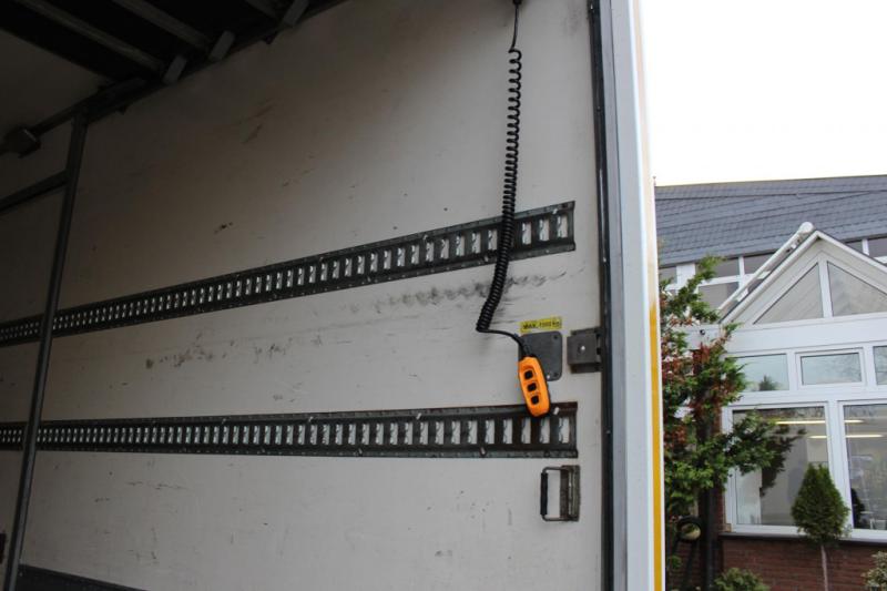 vrachtwagen Mercedes Atego 916