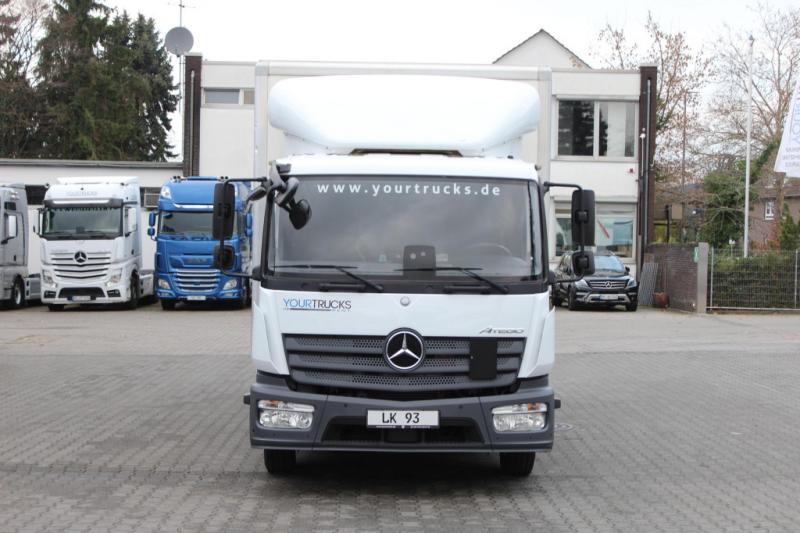 vrachtwagen Mercedes Atego 916