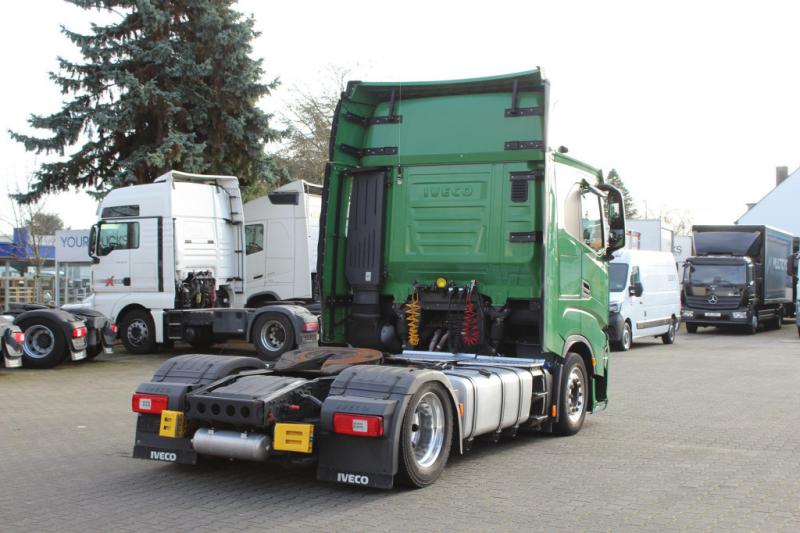 Trekker Iveco   S-Way 510 Retarder Alufelgen Navi 2 x Kühlbox