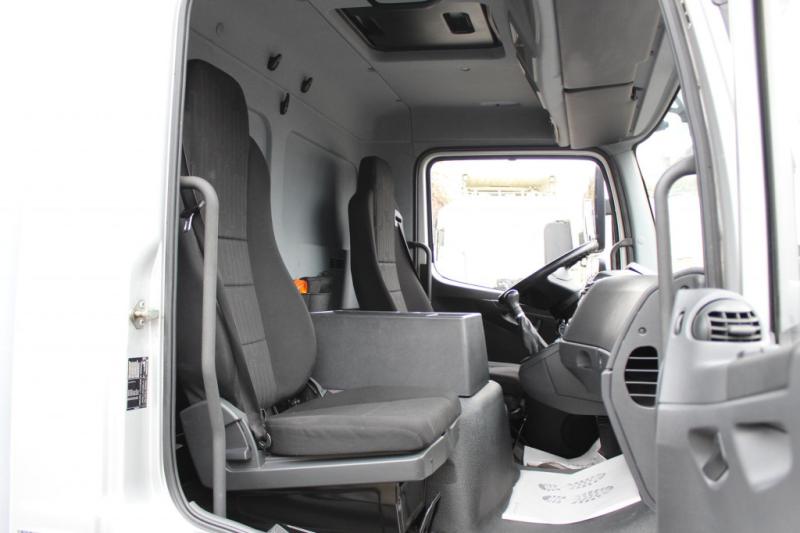 vrachtwagen Mercedes Atego 818