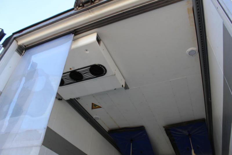 vrachtwagen Mercedes Actros