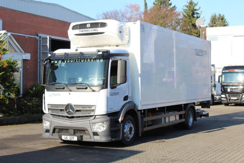 vrachtwagen Mercedes Actros