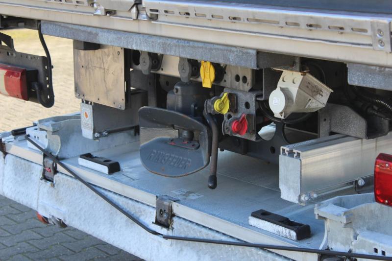 vrachtwagen Mercedes Actros