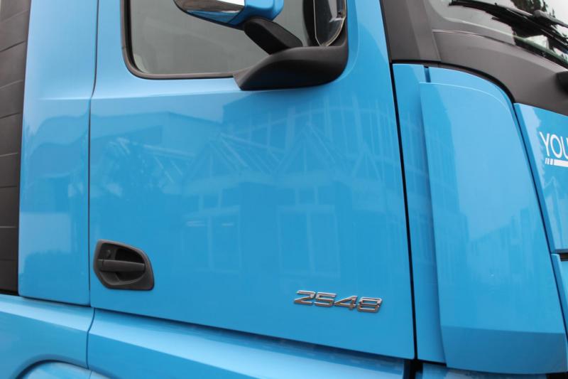 Bedrijfswagen Mercedes Actros