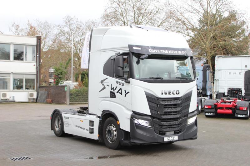 Tractor Iveco   S-Way 510 Retarder Standklima   Navi  Kühlbox