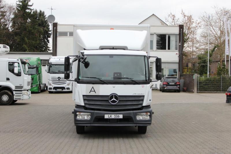 Camião Mercedes Atego