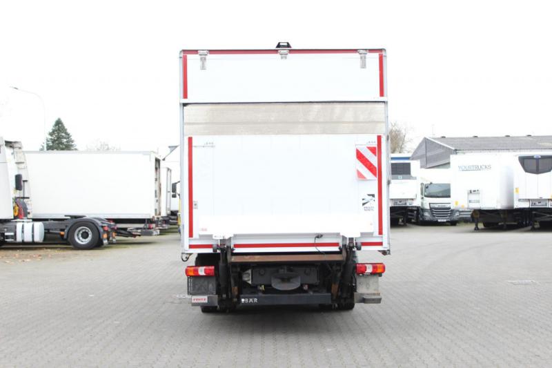 Camião Mercedes Atego