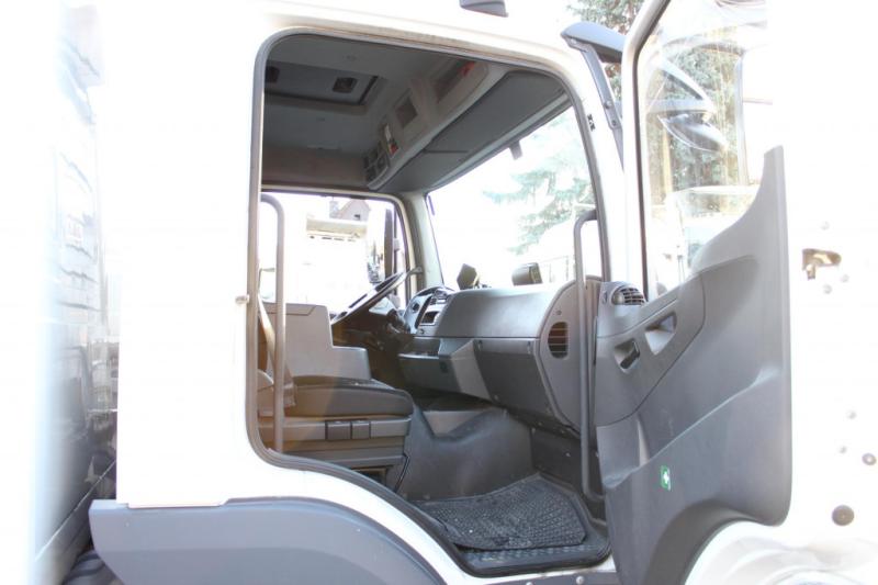 Camião Mercedes Atego