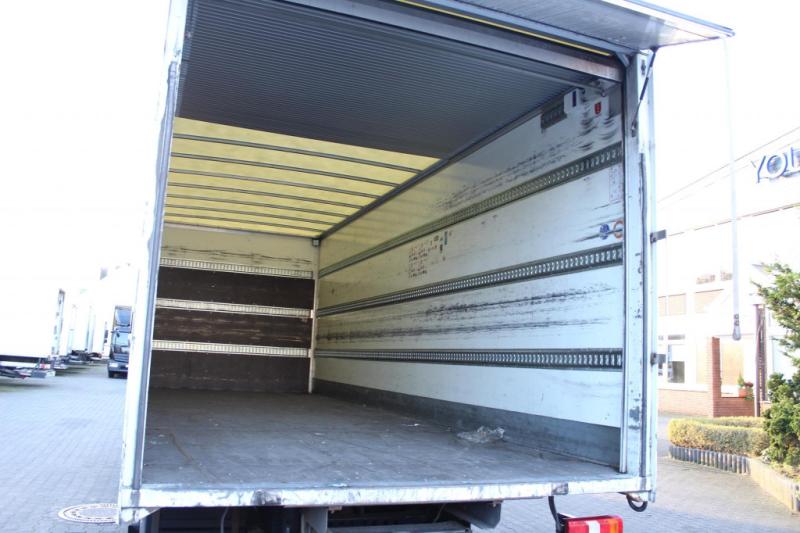 Camião Mercedes Atego