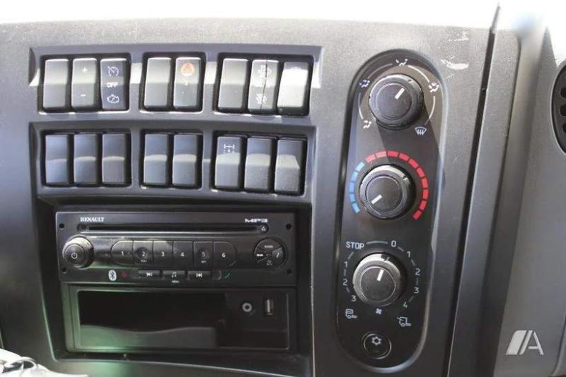 Truck Renault Gamme D