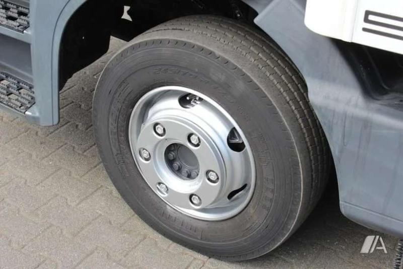 Camião Mercedes Atego