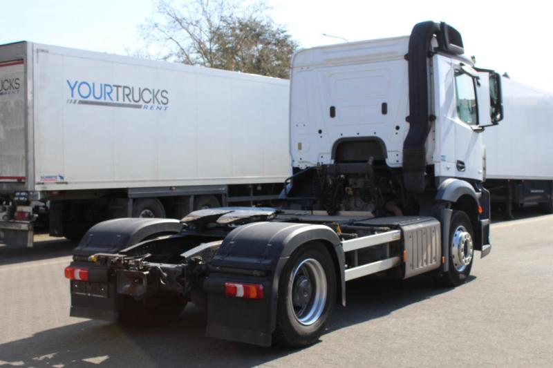 Ciągnik siodłowy Mercedes Antos