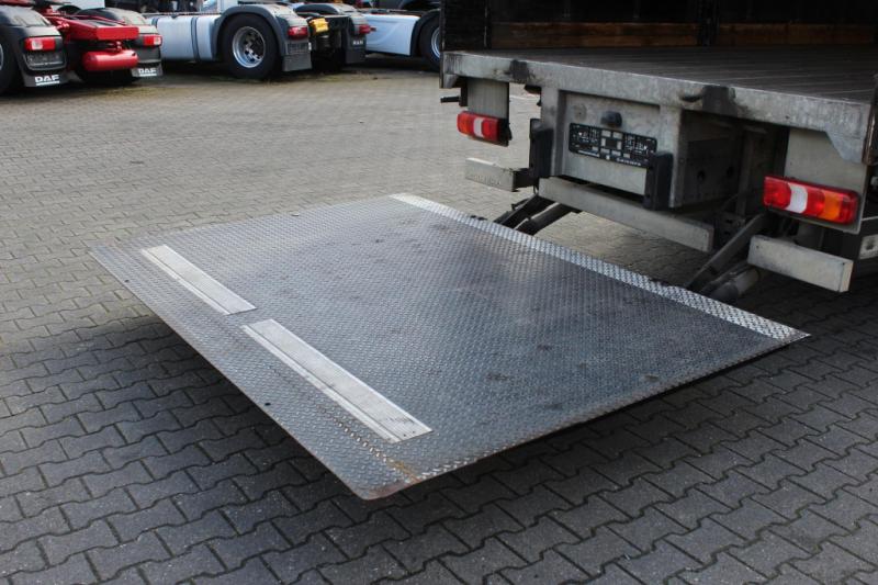 Ciężarówka Mercedes Atego