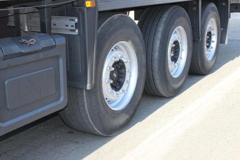 Sattelzug/Sattelauflieger Schmitz Cargobull   CV 1950Mt. Bi-Multi-Temp Strom  2,7h Liftachse