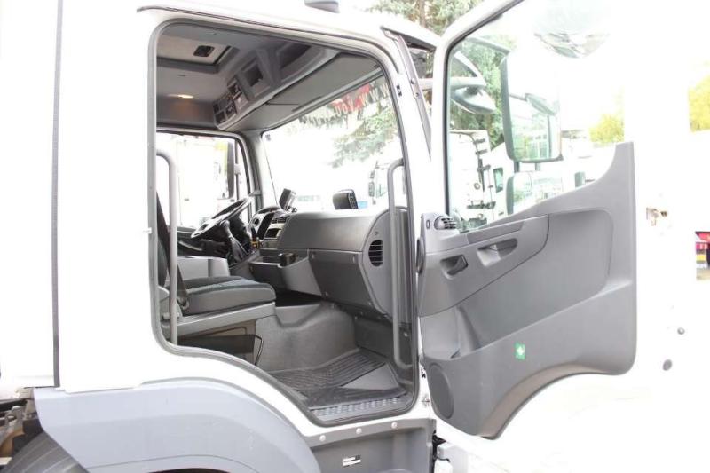 Camião Mercedes Atego 1024