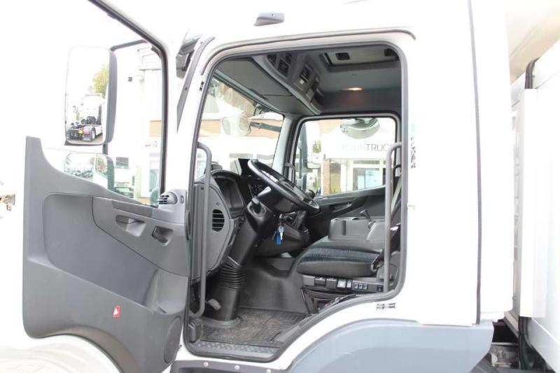 Camião Mercedes Atego 1024