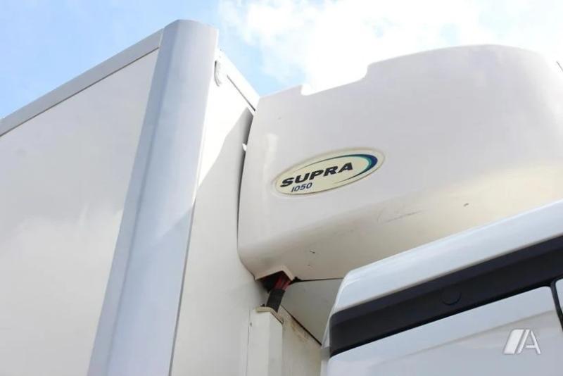 Camião Mercedes Antos 1827