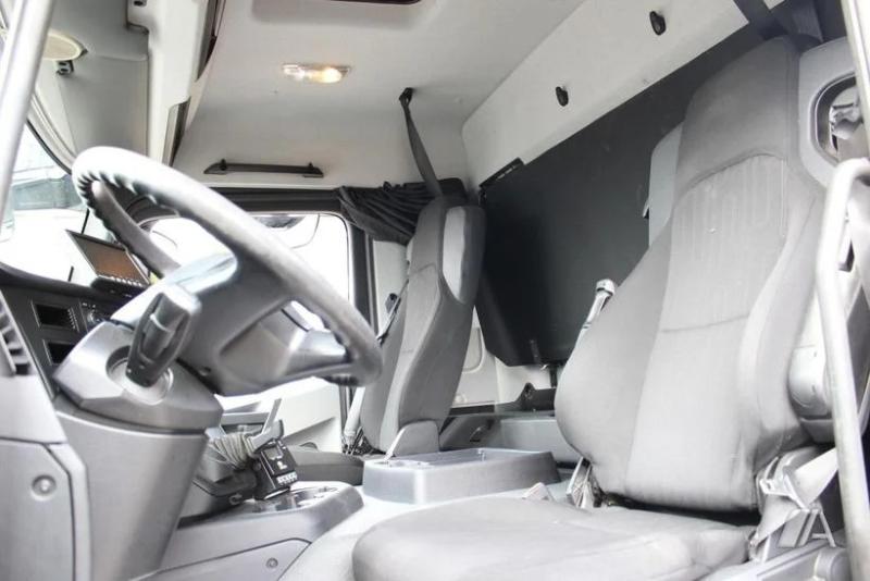 Camião Mercedes Antos 1827