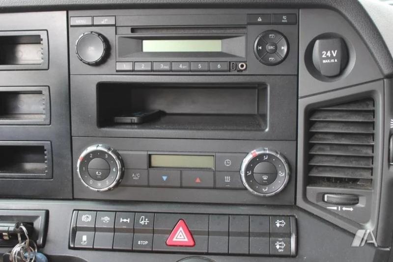 Camião Mercedes Antos 1827