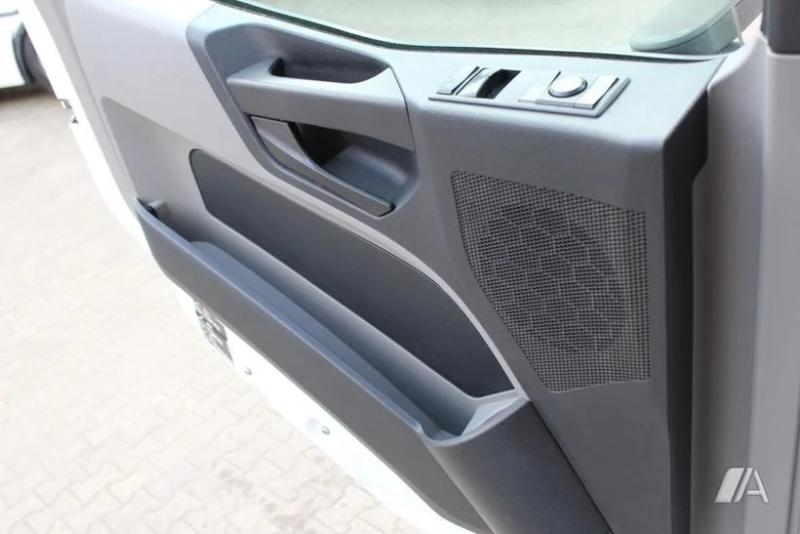 Camião Mercedes Antos 1827