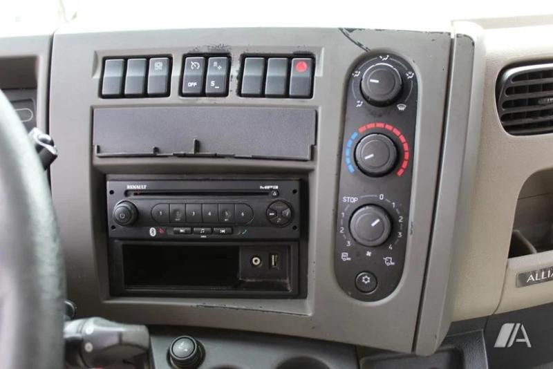 Camião Renault Midlum