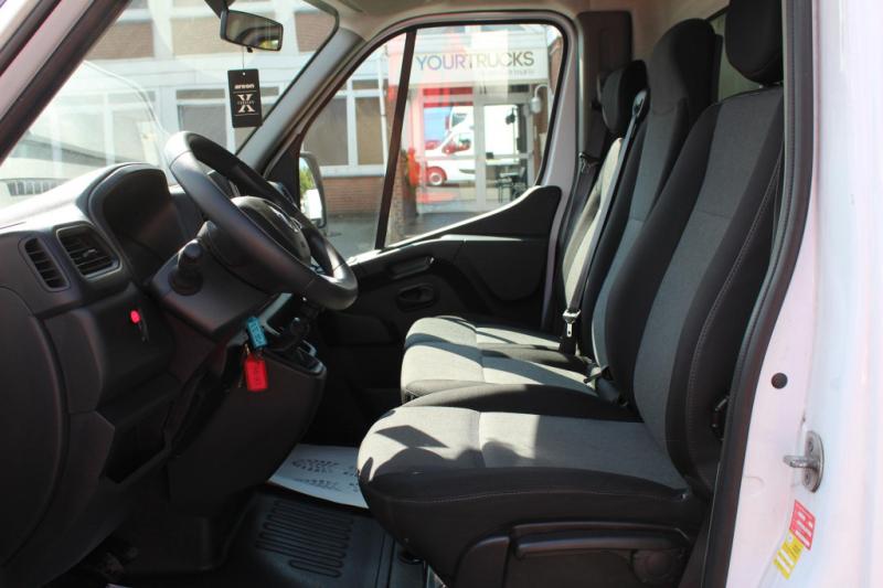 samochód dostawczy Renault Master