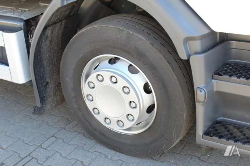 Truck Renault D WIDE-series