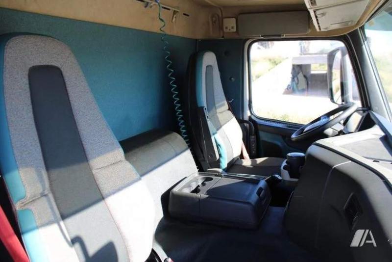 Camião Volvo FM