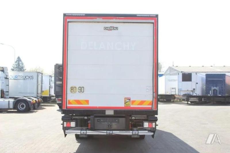 Camião Renault D WIDE-series