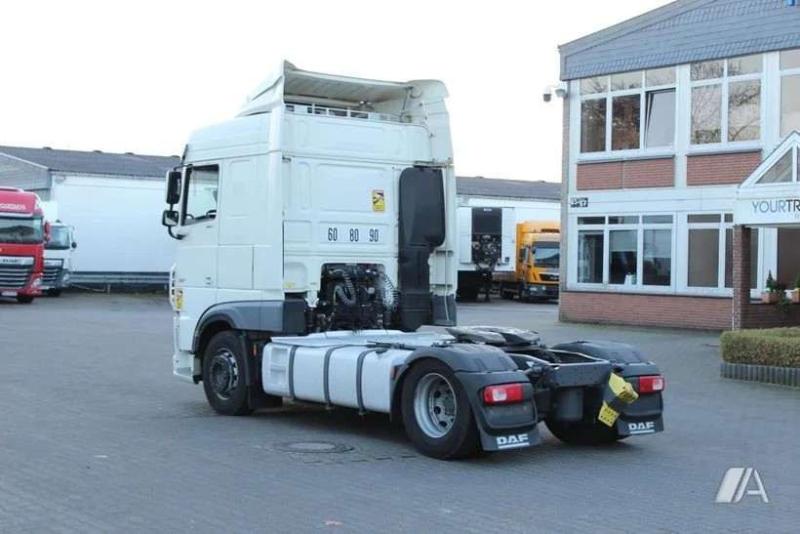 Tracteur DAF XF 106